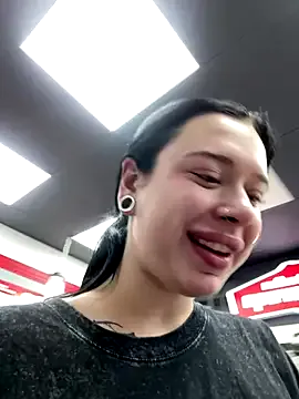 Offline AlishaOfThorns on StripChat