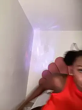 Offline alissradiante1 on StripChat