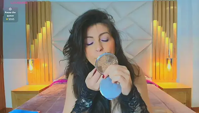 allie_pearl on StripChat 