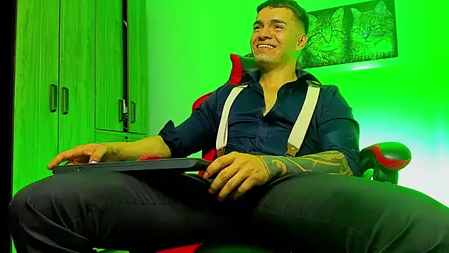 Offline ALPHA_DOMINUS_ on StripChat