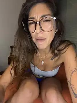 Amani_thewolf from StripChat