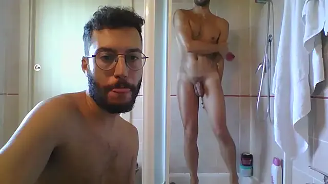 Offline Amicisegreti on StripChat