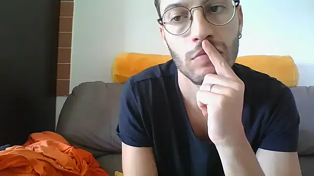 Offline Amicisegreti on StripChat