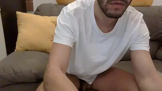 Offline Amicisegreti on StripChat