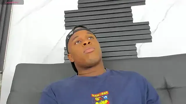 Offline Amun_obsidian on StripChat