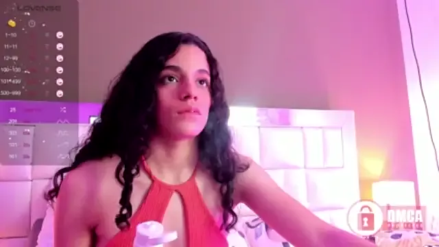 Offline anahi_maite on StripChat