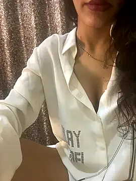 Offline Anaya77 on StripChat