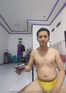 Offline andi888999 on StripChat