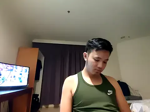 Offline andi888999 on StripChat