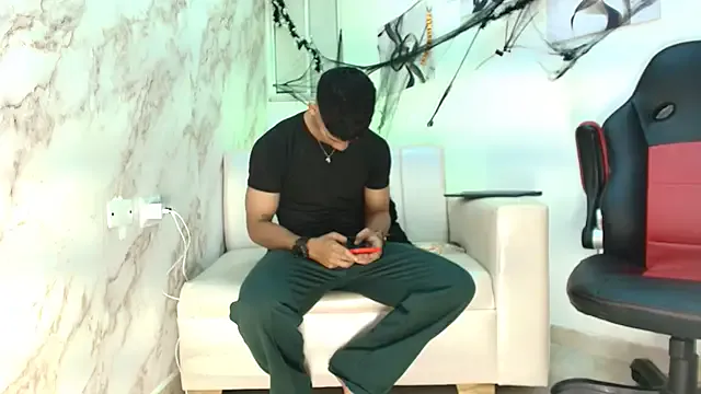 Offline ANDRES_STUD on StripChat