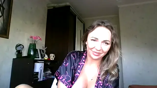 Offline AngelinaLove28 on StripChat