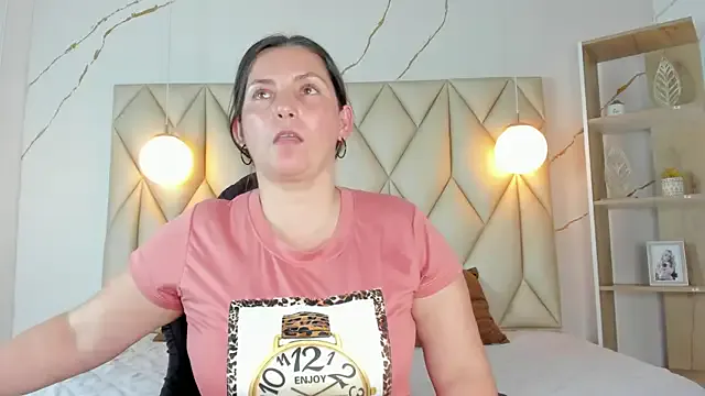 Freechat angelswets on StripChat