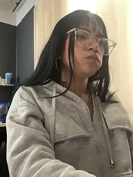 Offline angie_rousse_ on StripChat