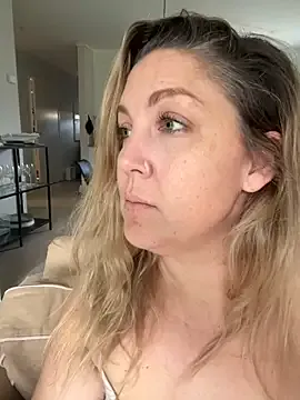 Offline Anna_Alexa on StripChat