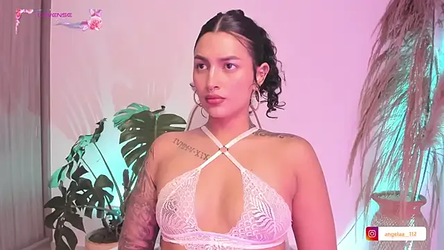 Anngel_1 on StripChat