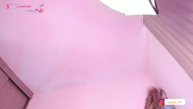 Anngel_1 on StripChat