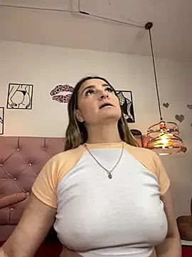 Offline antonella87 on StripChat