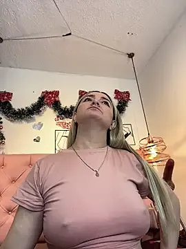 Offline antonella87 on StripChat