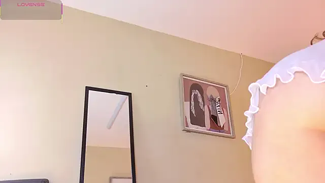 Offline april_rousse on StripChat