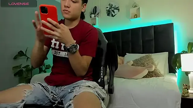 Offline Ares_di_martin on StripChat