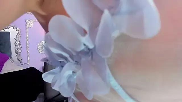 ArianaReynoldss from StripChat