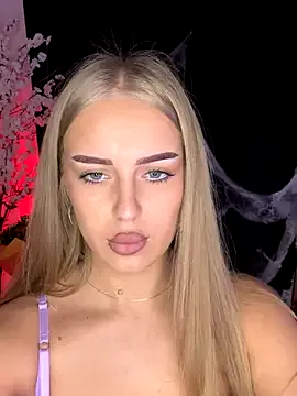 Offline AubrieleRouj1 on StripChat