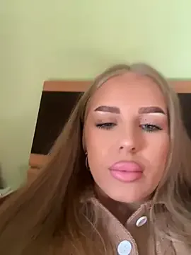 Offline AubrieleRouj1 on StripChat