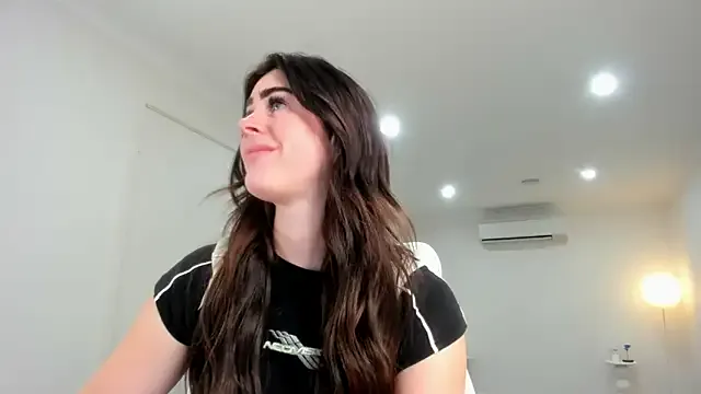 Offline aus_queen on StripChat