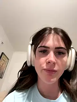 Offline aus_queen on StripChat