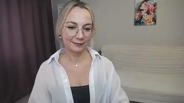 Ava_Elior from StripChat