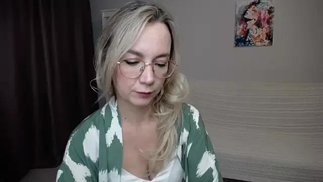 Ava_Elior from StripChat