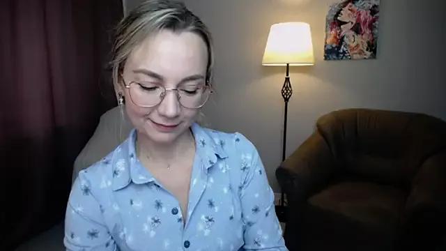 Ava_Elior from StripChat