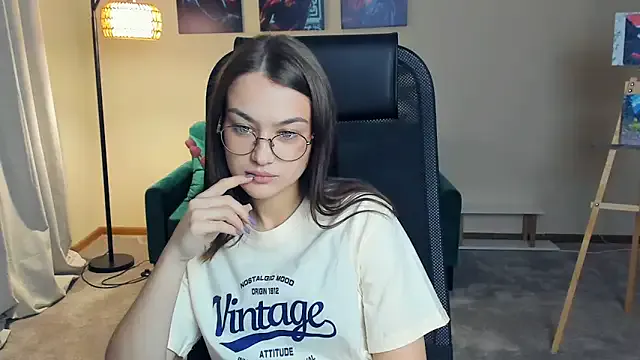 Offline AveryFechter on StripChat