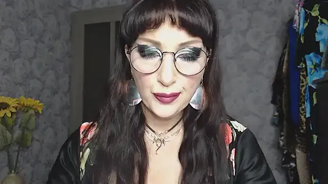 Offline Aziza1 on StripChat