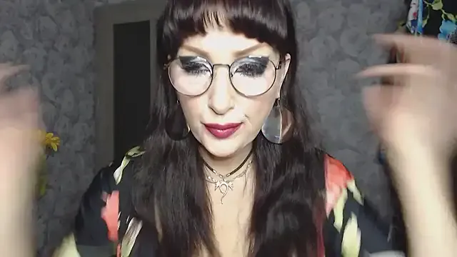 Offline Aziza1 on StripChat