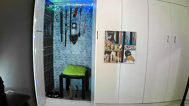 Offline BaDSubMiss on StripChat