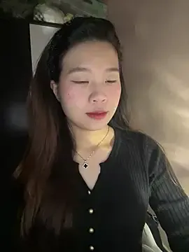 Bae1103 on StripChat