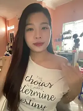 Bae1103 on StripChat