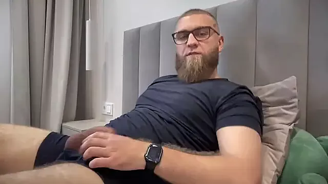 Offline Bear_bear_ on StripChat