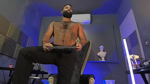 Offline BeardAndrew on StripChat