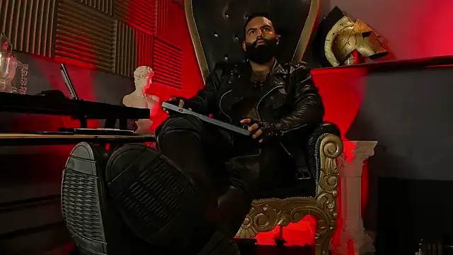 Offline BeardAndrew on StripChat