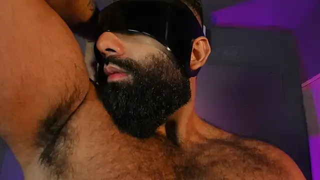 Offline BeardAndrew on StripChat