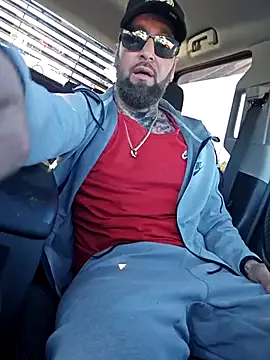 Offline Beardedtattood on StripChat