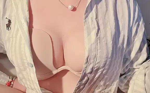 Beebeo00 from StripChat