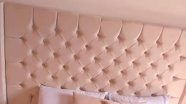 bella_bloomg on StripChat 