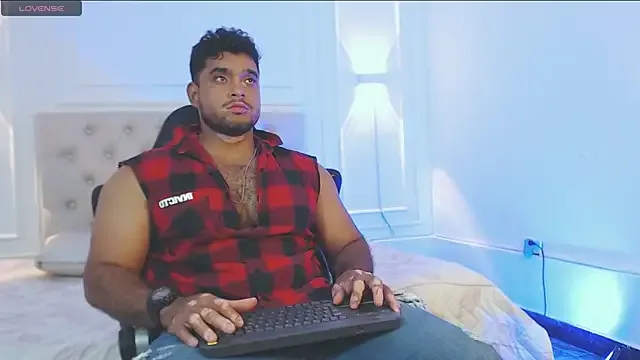 Offline Big_furry_bear13 on StripChat