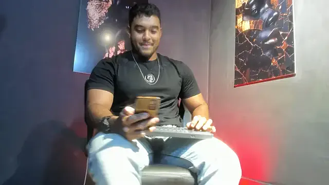 Offline Big_furry_bear13 on StripChat