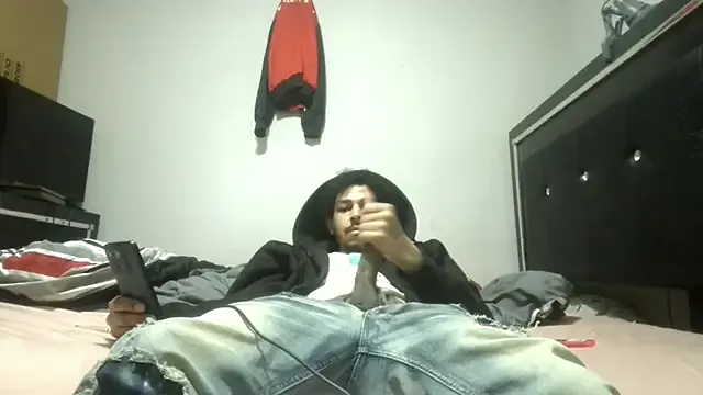 bigdickjojo69 on StripChat