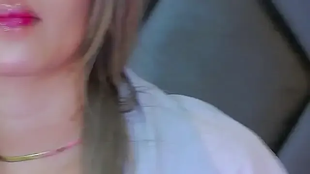 Offline BlaireParker on StripChat