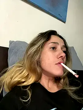 Offline blond-96 on StripChat